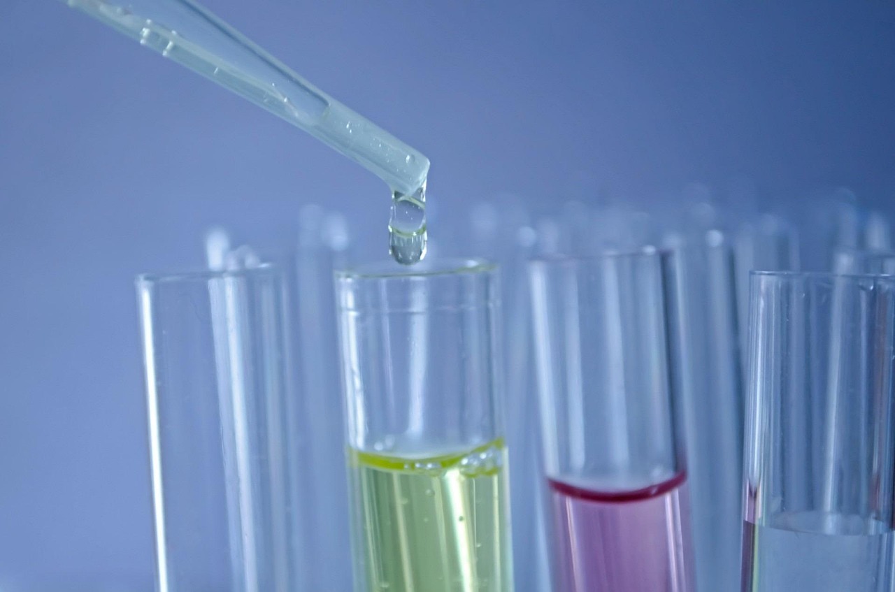 「有哪些适合初中生做的物理小实验？」〃初中物理学生必做的20个实验
