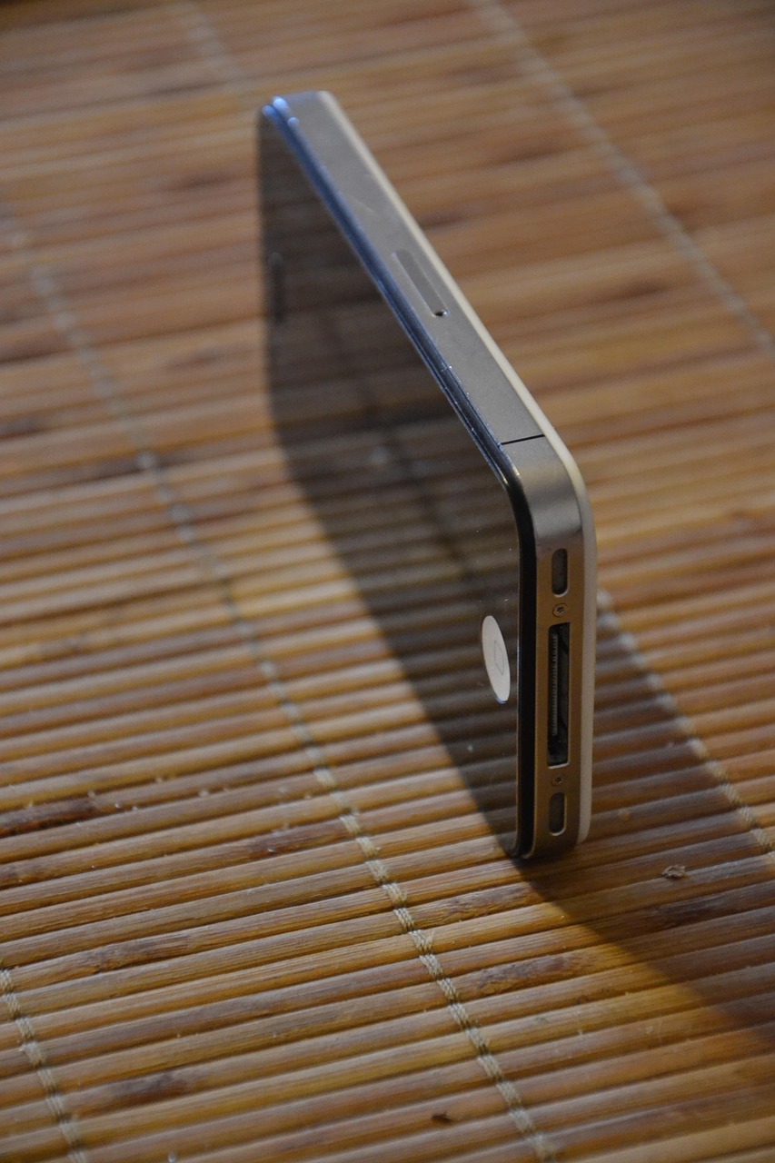 现在的iphone4还能用来做什么,苹果4还能用吗现在