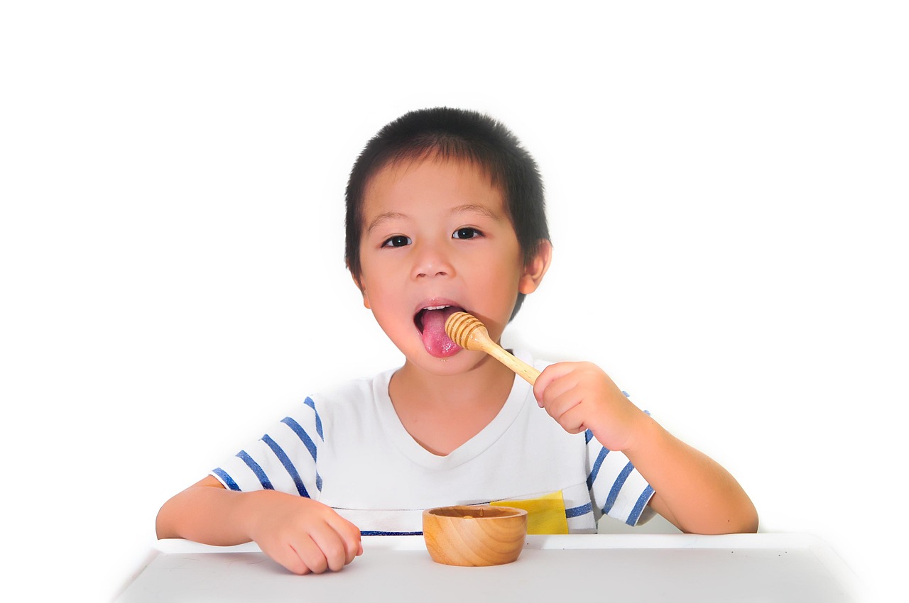 “幼儿园寄语简短的家长” 幼儿园成长册爸妈寄语？